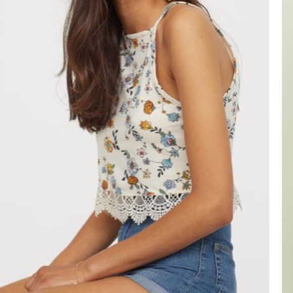 SOLD 🟡 [Bundle 5/$25] HP 🌟 5.9.20 Floral halter - Picture 5 of 6